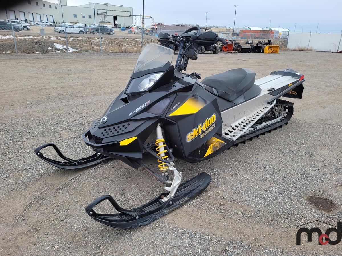 2009 SkiDoo Summit 800R Snowmobile